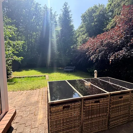 Ganzes Wald & Welle - Bis 14 Personen - Grosser Garten, 850m Ostsee, Kamin, Gratis Parkplatz & Wifi Hébergement de vacances