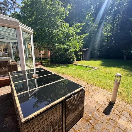 Hébergement de vacances Ganzes Wald & Welle - Bis 14 Personen - Grosser Garten, 850m Ostsee, Kamin, Gratis Parkplatz & Wifi