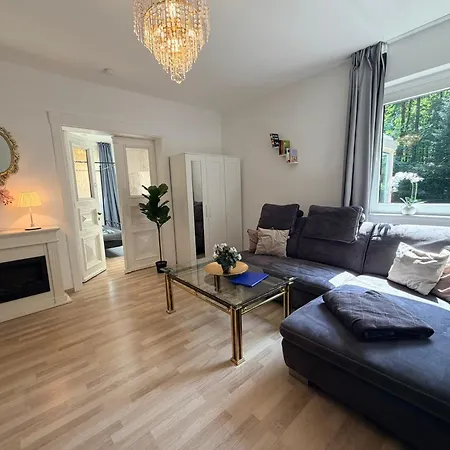 Ganzes Wald&welle - Bis 14 Personen - Großer Garten, 850m Ostsee, Kamin, Gratis Parkplatz&wifi *