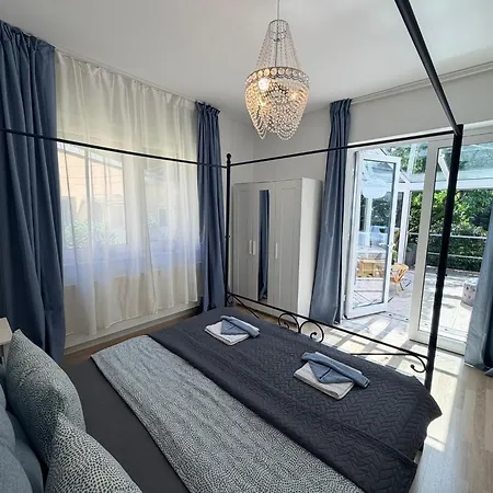 Ganzes Wald & Welle - Bis 14 Personen - Grosser Garten, 850m Ostsee, Kamin, Gratis Parkplatz & Wifi Hébergement de vacances Graal-Mueritz