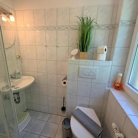 Ganzes Wald & Welle - Bis 14 Personen - Grosser Garten, 850m Ostsee, Kamin, Gratis Parkplatz & Wifi *