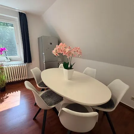 Ganzes Wald&welle - Bis 14 Personen - Großer Garten, 850m Ostsee, Kamin, Gratis Parkplatz&wifi