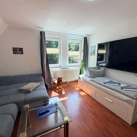 Hébergement de vacances Ganzes Wald & Welle - Bis 14 Personen - Grosser Garten, 850m Ostsee, Kamin, Gratis Parkplatz & Wifi