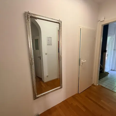 Ganzes Wald & Welle - Bis 14 Personen - Grosser Garten, 850m Ostsee, Kamin, Gratis Parkplatz & Wifi * Graal-Mueritz